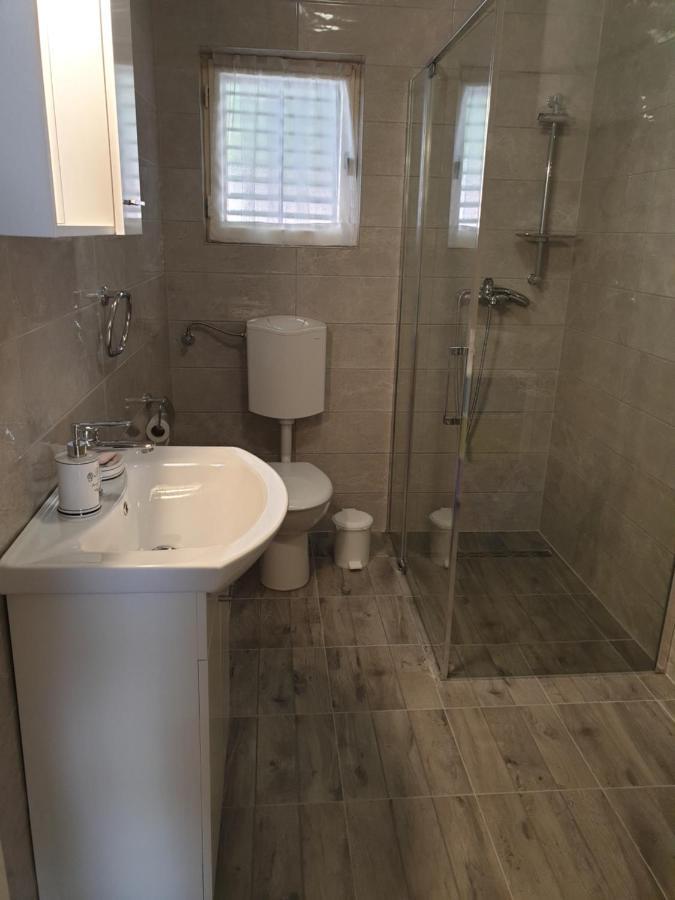 Apartman Davorka Karlobag Luaran gambar